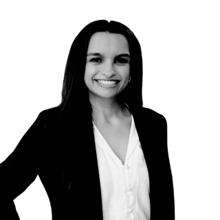 Stephanie Lyons headshot